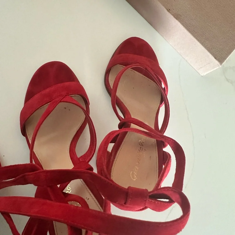 Gianvito Rossi Red Heels Elegant and Chic - Picture 3 of 7